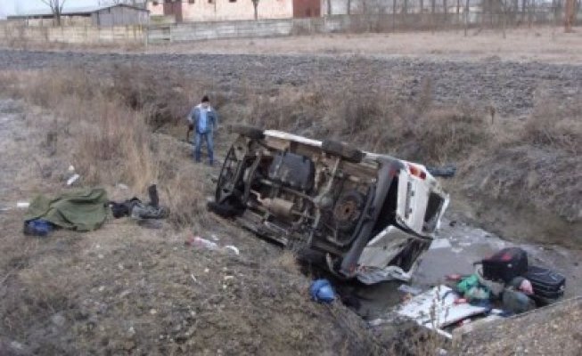 8 constănţeni au fost răniţi într-un accident la Bihor